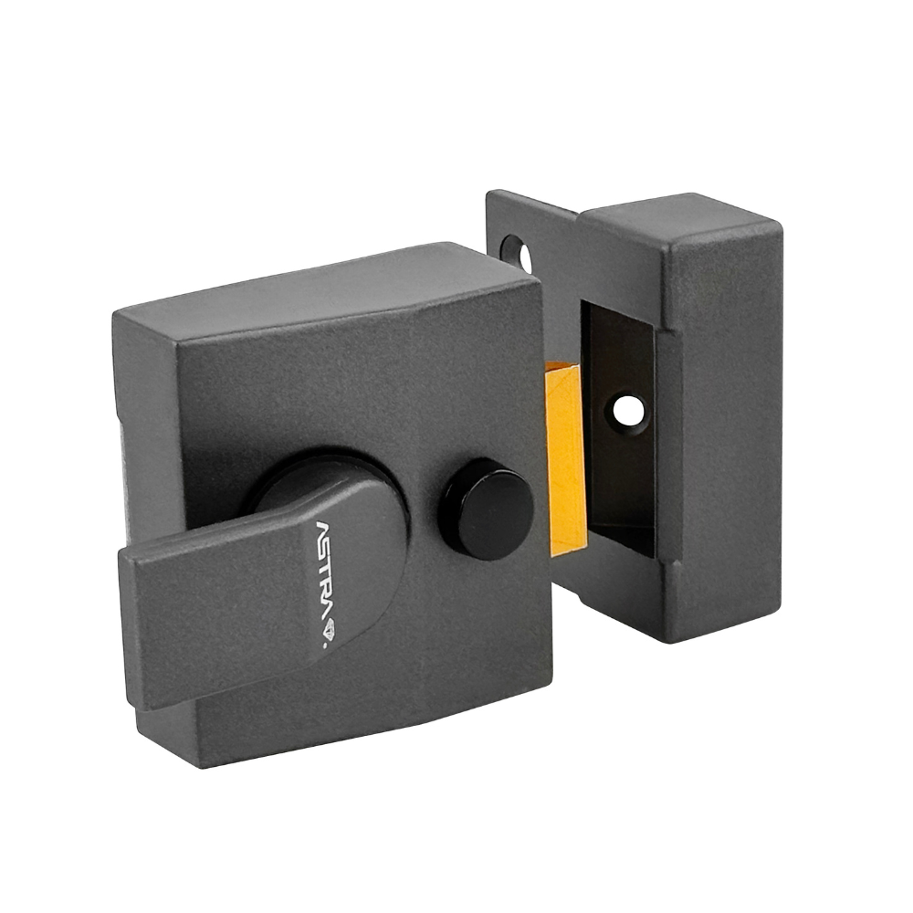 ASTRA Nightlatch Auto-Locking 40mm (3)